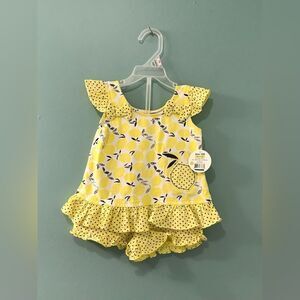NWT … SWIGGLES … 2 Piece “Size: 12 Months” Lemon / Polka Dotted Outfit